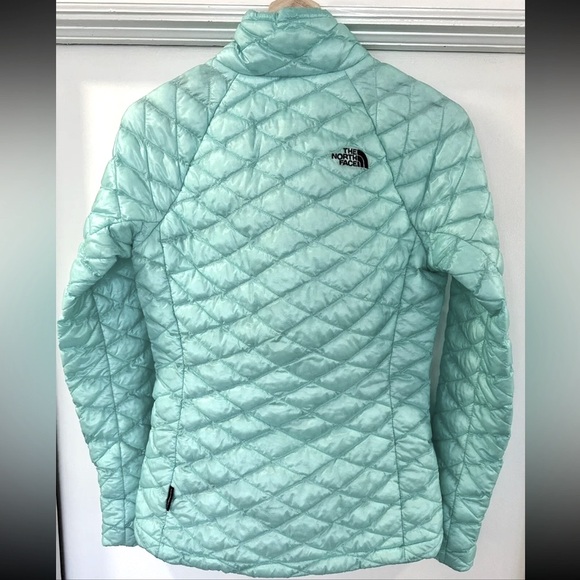 NORTH FACE Thermoball Jacket. Cruelty-Free. - Picture 2 of 10